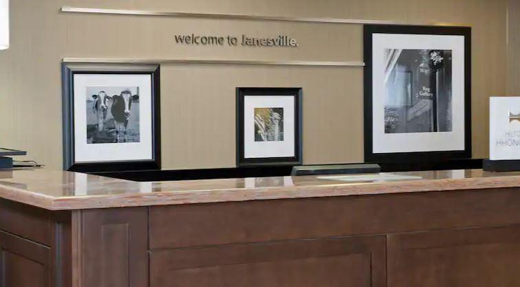 Hampton Inn Janesville Eksteriør billede